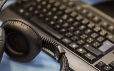 איך לבחור חברה לתמלול? מדריך מזורז למציאת שירות מקצועי, מדויק וקביל בבית משפט